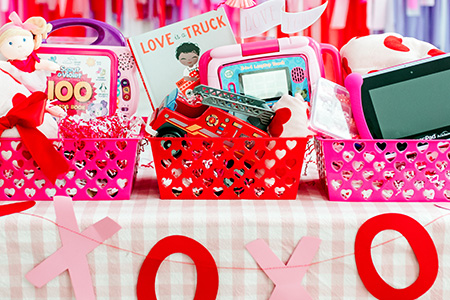 Des vacances pleines de cœur : célébrer la Saint-Valentin avec des paniers d'amour pour les enfants