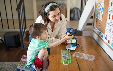 Spring Into Fun : Guide d'une maman pour le nettoyage de printemps avec rotation des jouets et zones d'apprentissage